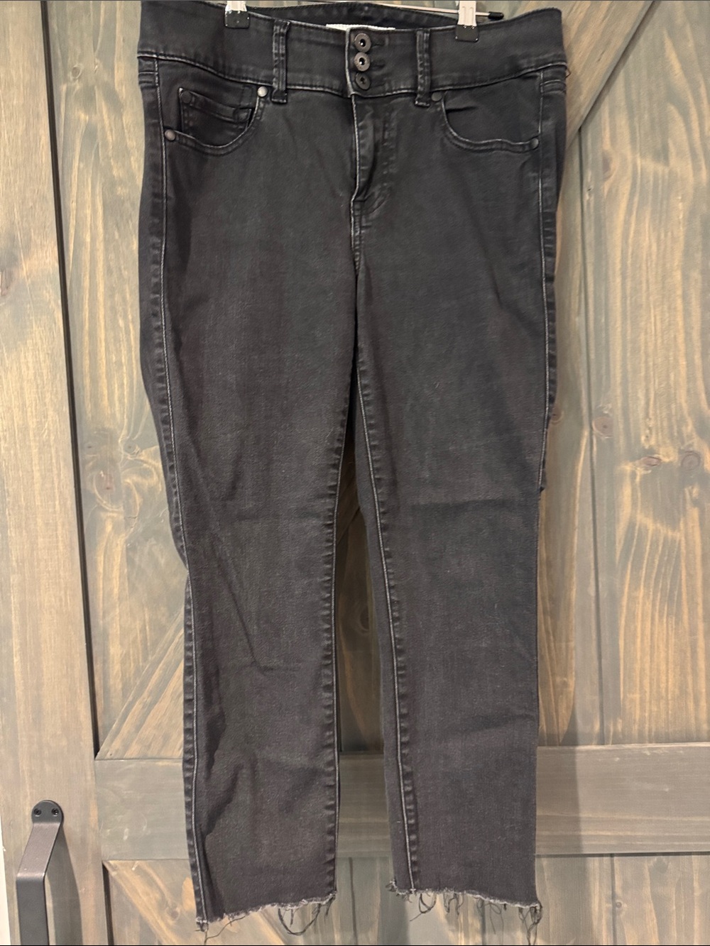 Torrid Woman’s Black Cropped High-Rise Stretch Jeans